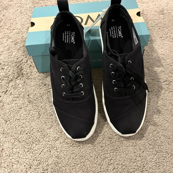 Toms Other - TOMS big kids (Boys) Cordones Cupsole Lace Up Sneakers - Size 6